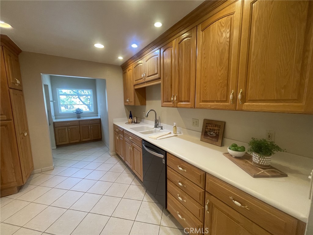 10806 Danberry Drive Property Photo 6