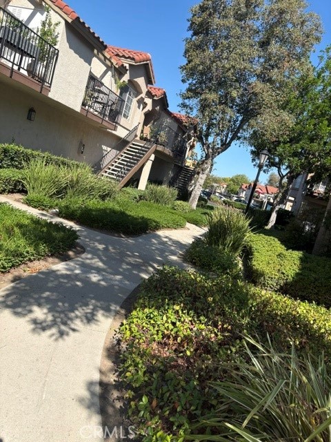 32 Roble Property Photo 4