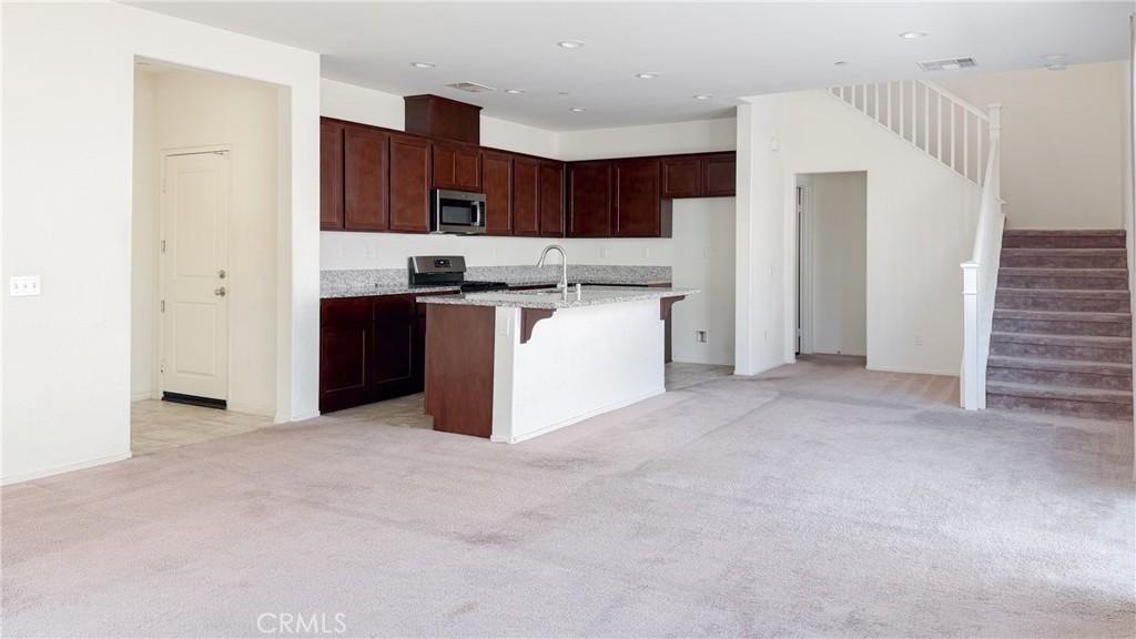 1440 Black Diamond Property Photo 2