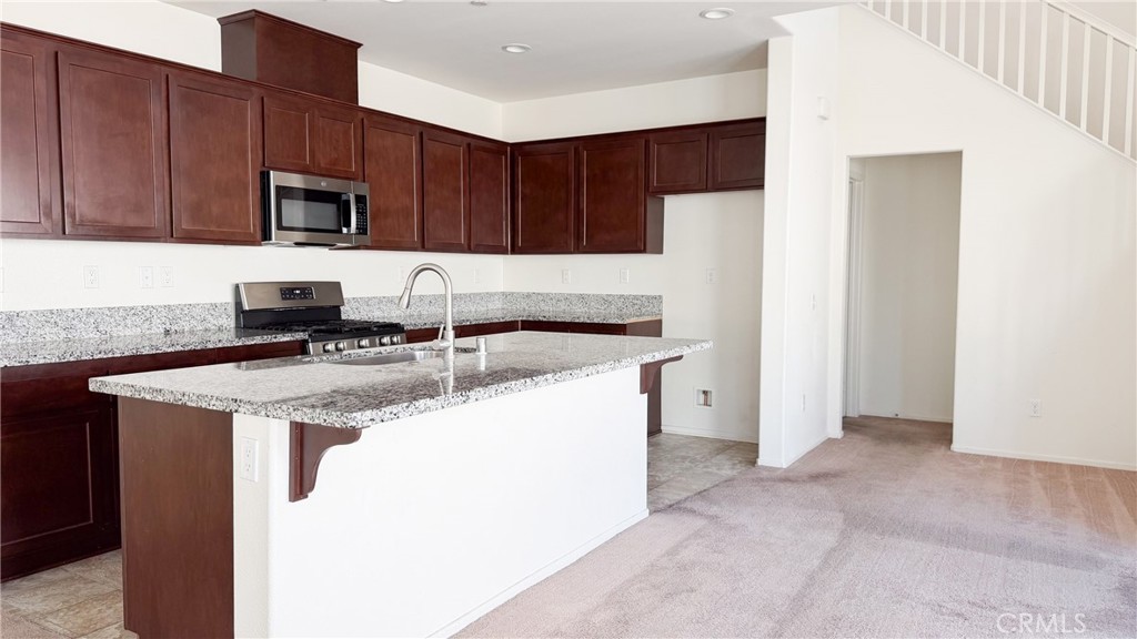 1440 Black Diamond Property Photo 3
