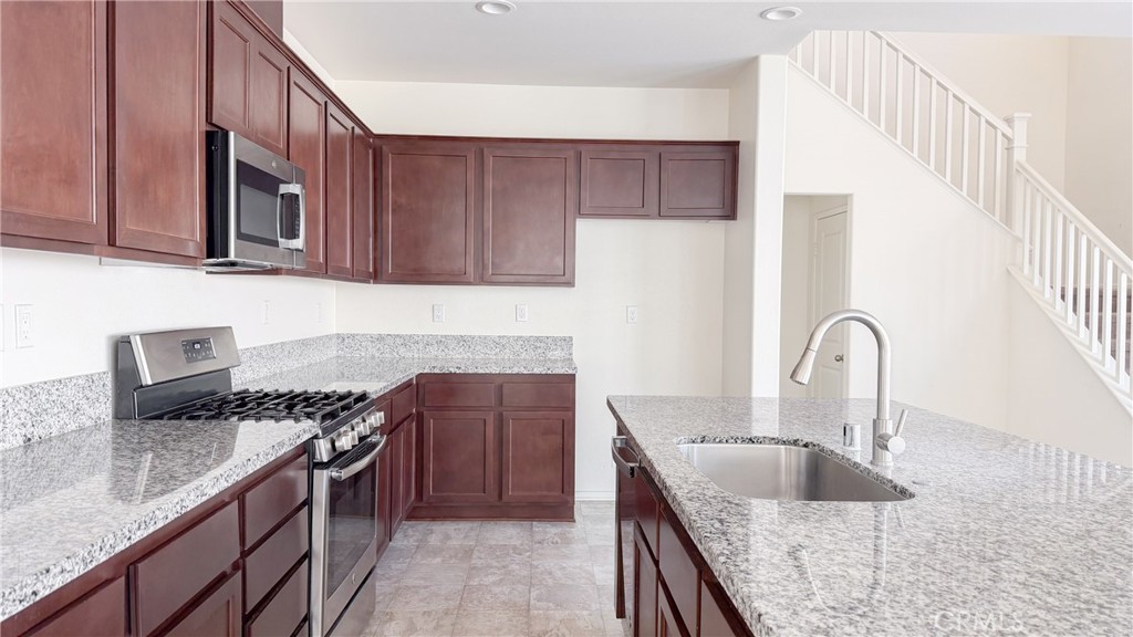 1440 Black Diamond Property Photo 4