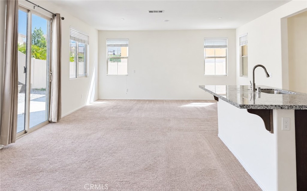 1440 Black Diamond Property Photo 18