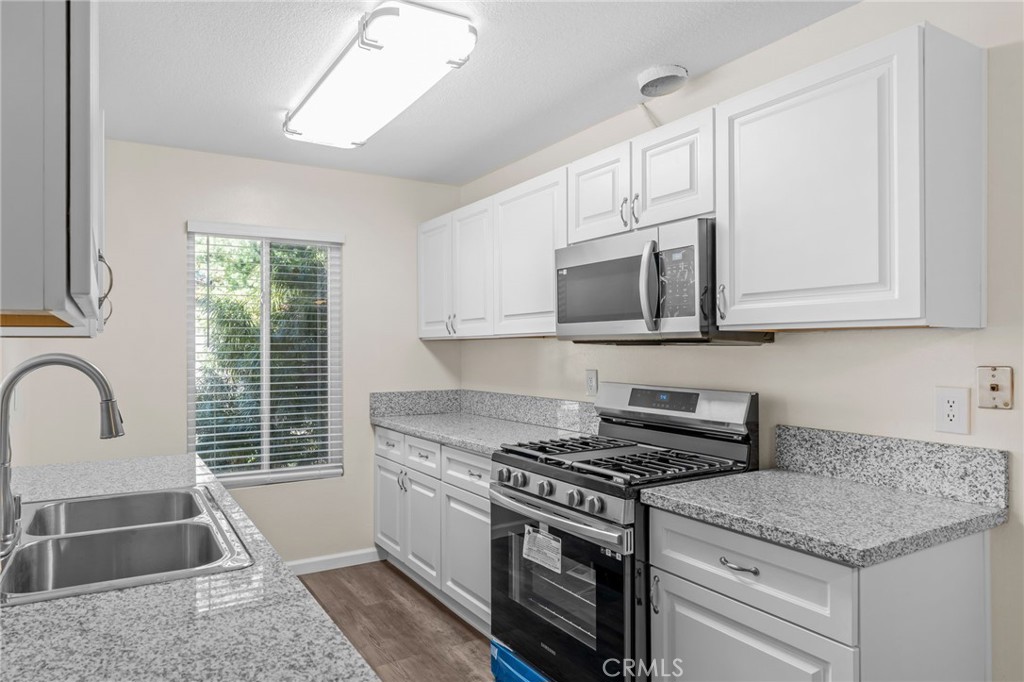 1370 Cabrillo Park Drive H Property Photo 6