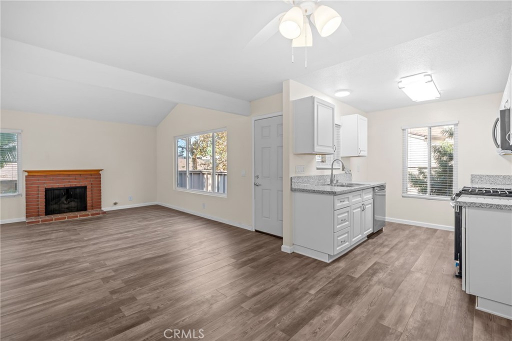 1370 Cabrillo Park Drive H Property Photo 8