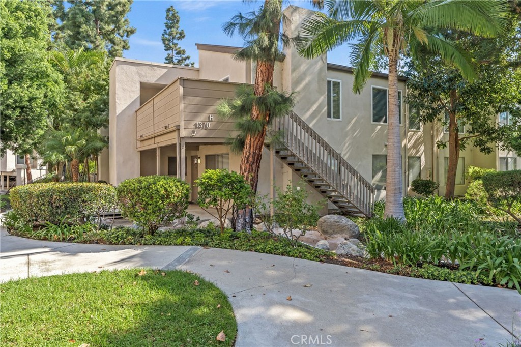 1370 Cabrillo Park Drive H Property Photo 20