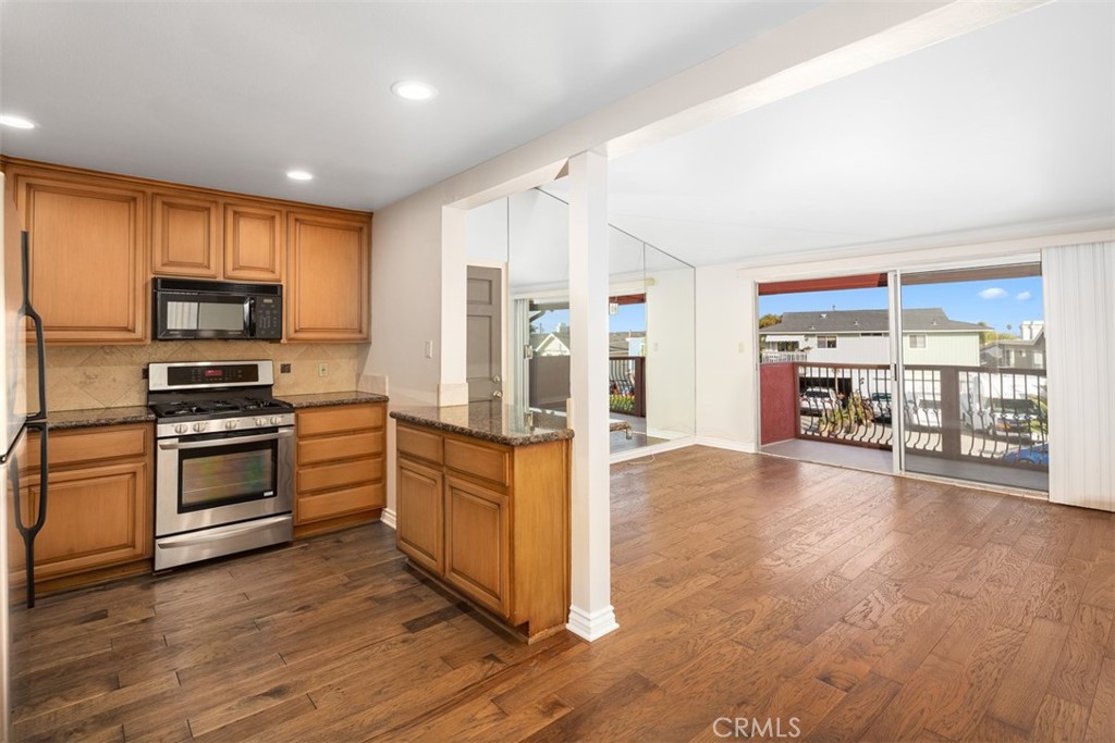 34121 Ruby Lantern A Property Photo 3
