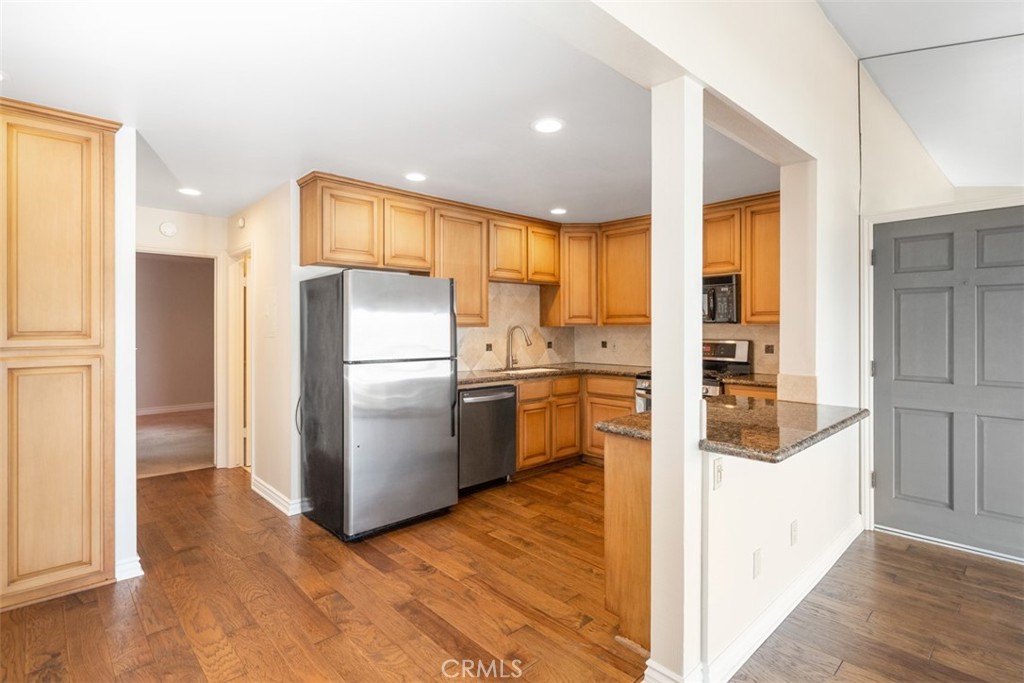 34121 Ruby Lantern A Property Photo 9
