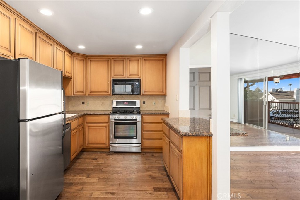 34121 Ruby Lantern A Property Photo 12