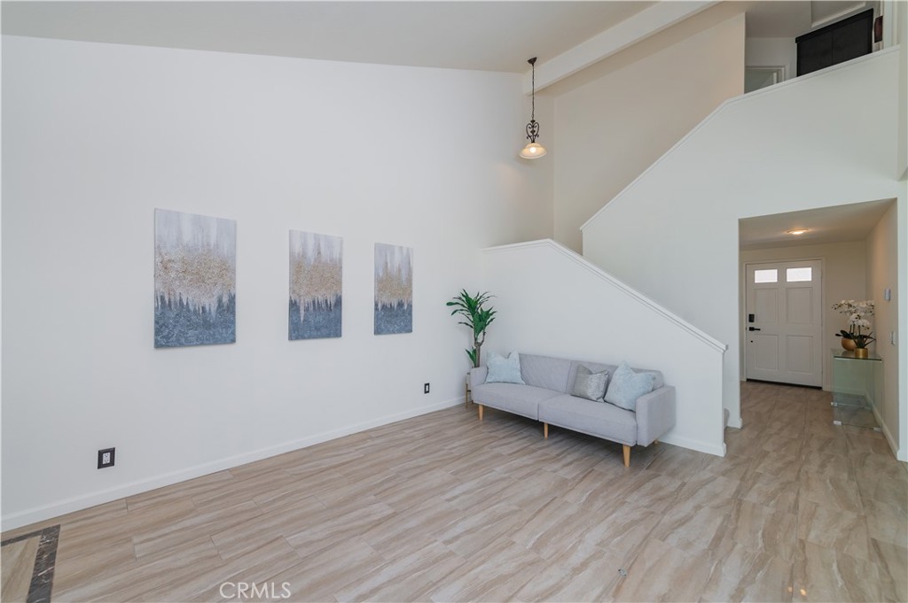 34 Stanford Court Property Photo 6