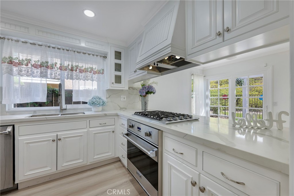 810 S Sapphire Property Photo 5