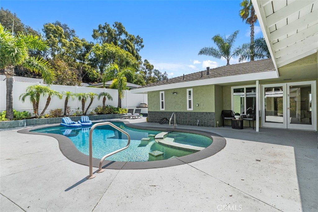 2820 Via Montecito Property Photo 8