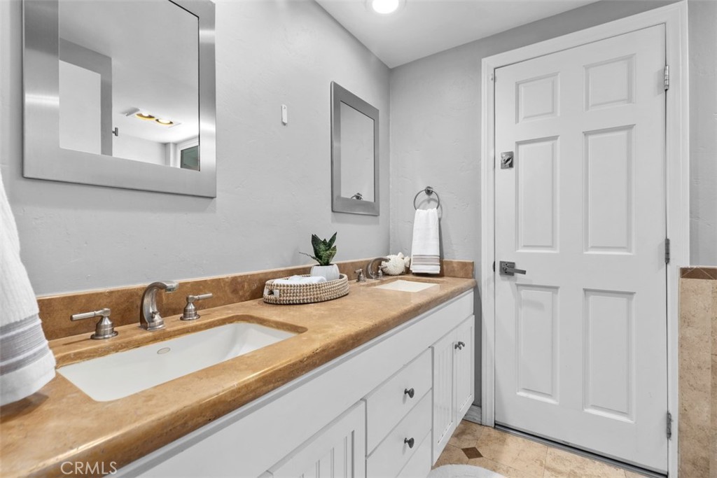 2820 Via Montecito Property Photo 31