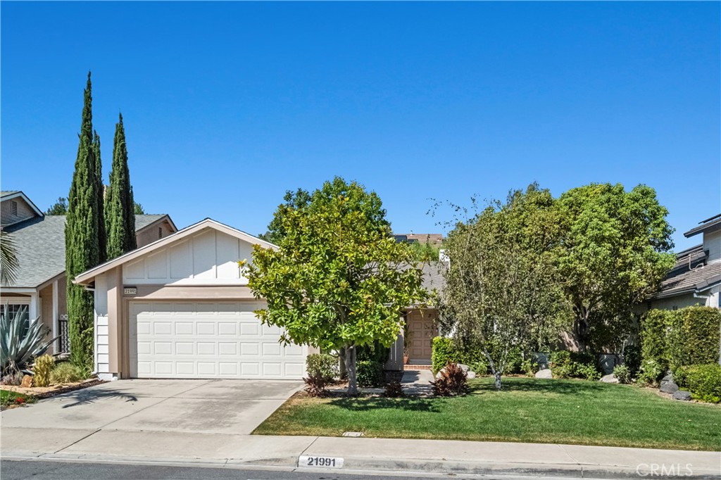 21991 Calderas Property Photo 1