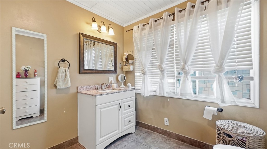 5402 Coldbrook Property Photo 8