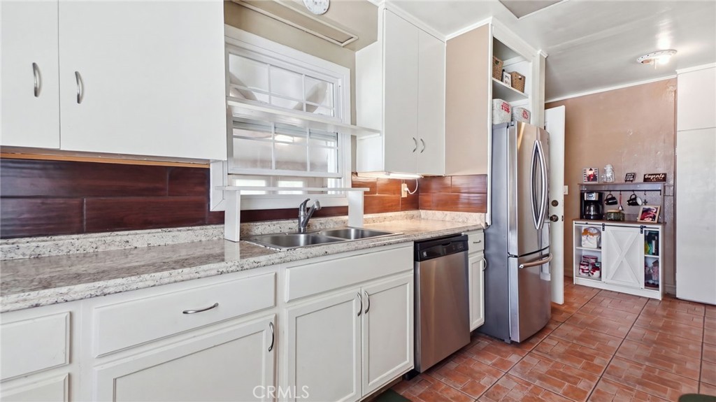 5402 Coldbrook Property Photo 13
