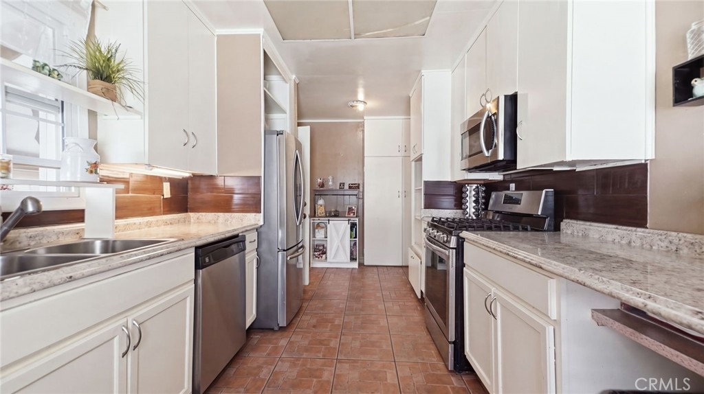 5402 Coldbrook Property Photo 14