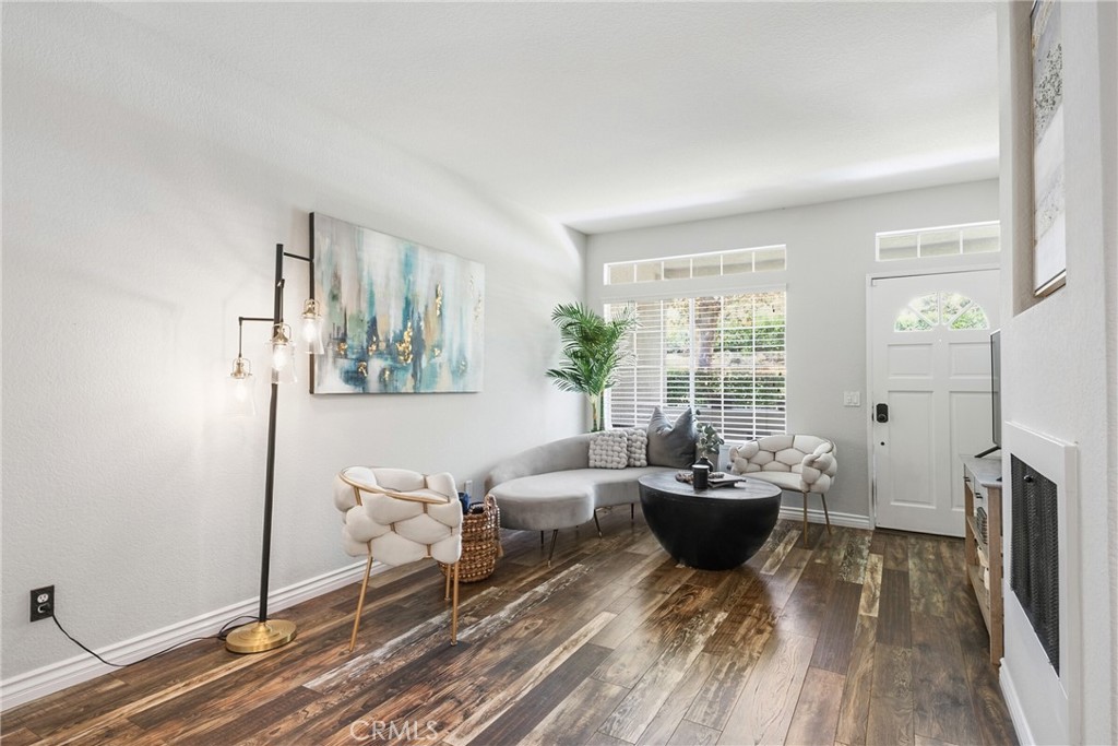 30 Leonado Property Photo