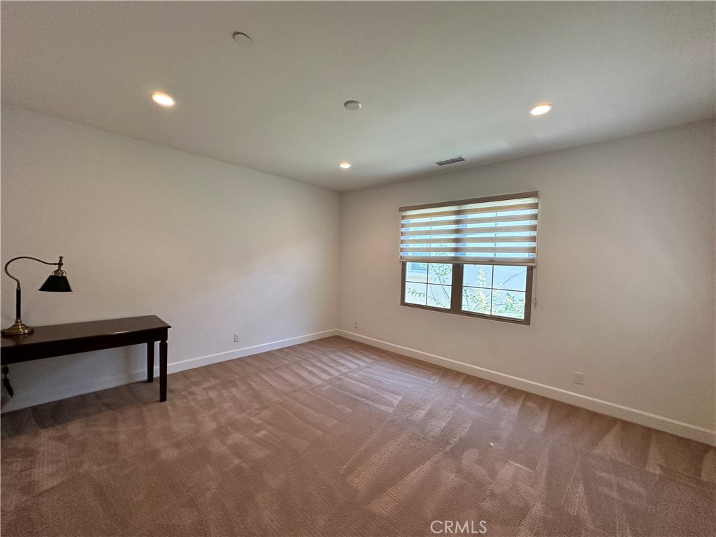 75 Cortland Property Photo 10