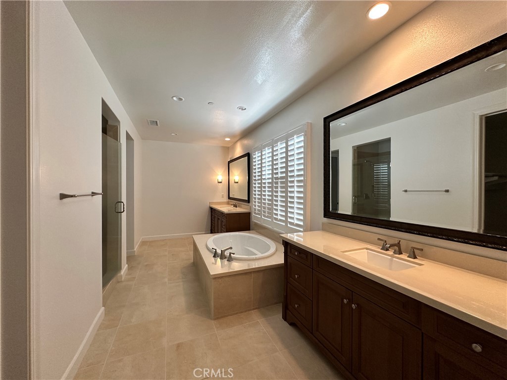 75 Cortland Property Photo 12