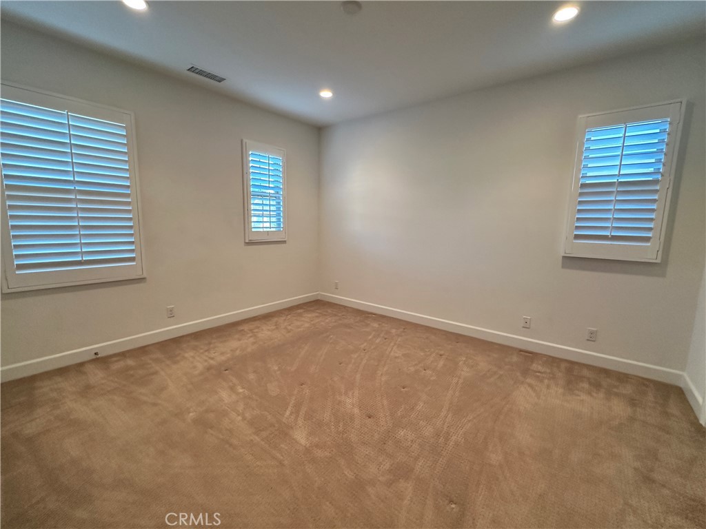 75 Cortland Property Photo 15