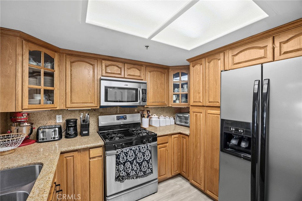 4755 Templeton St 2215 Property Photo 8