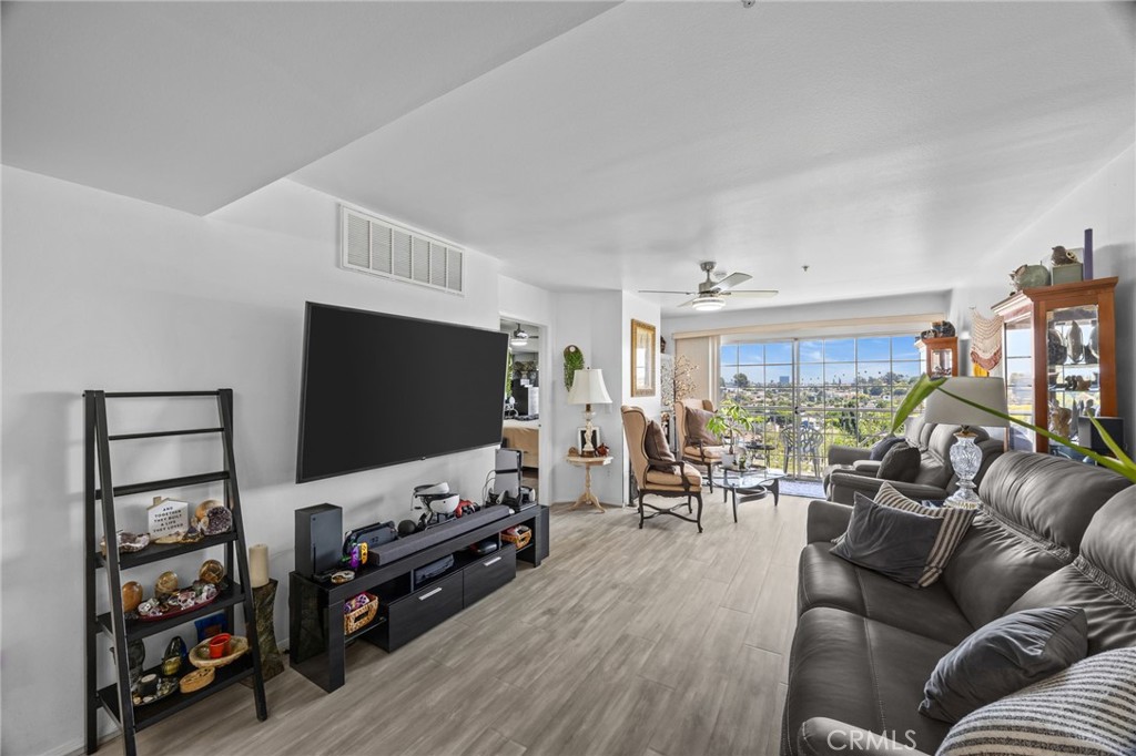 4755 Templeton St 2215 Property Photo 15