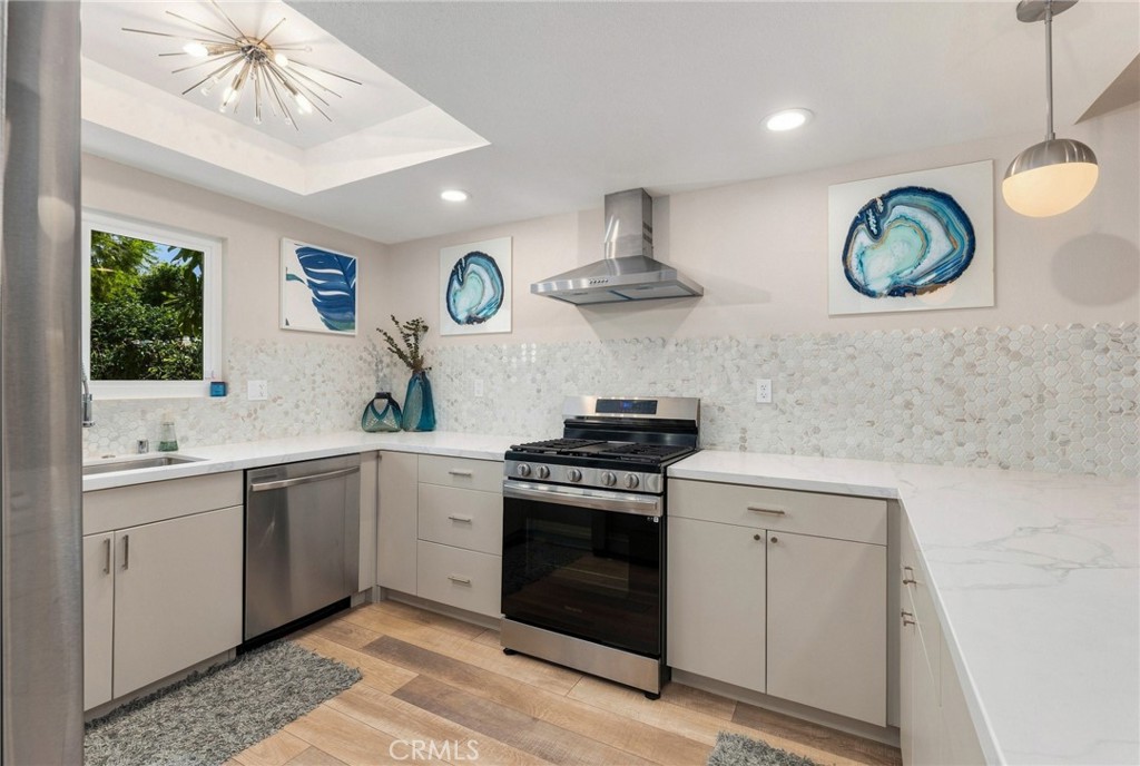 1184 Tiffany N Property Photo 2