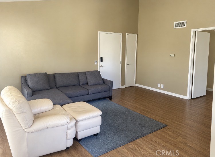 23298 Orange 4 Property Photo 2