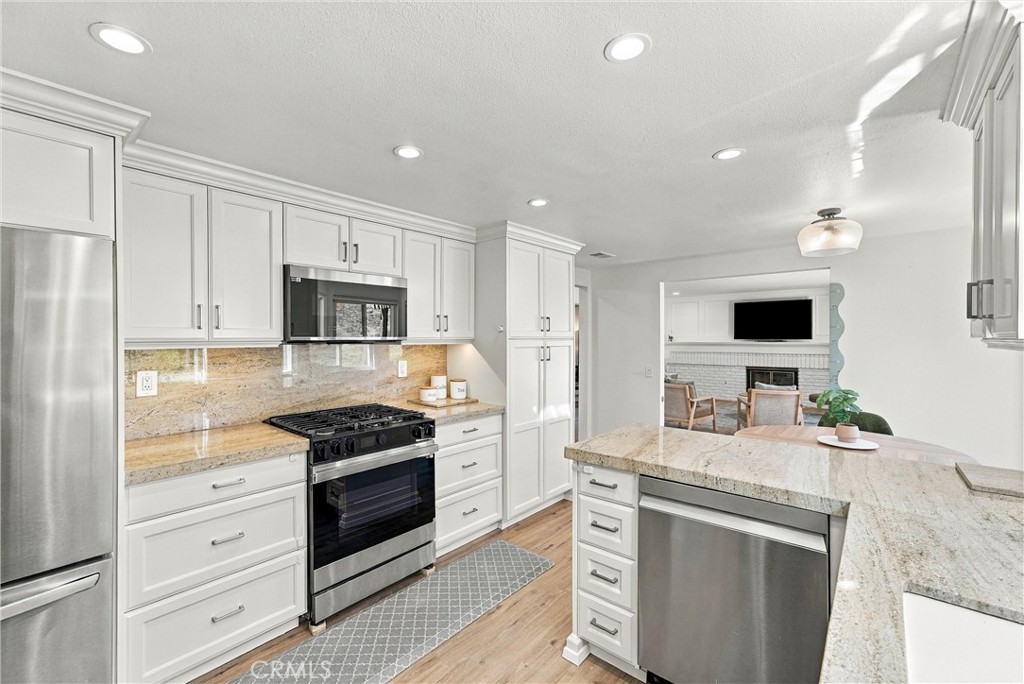 28482 Shrike Property Photo 6