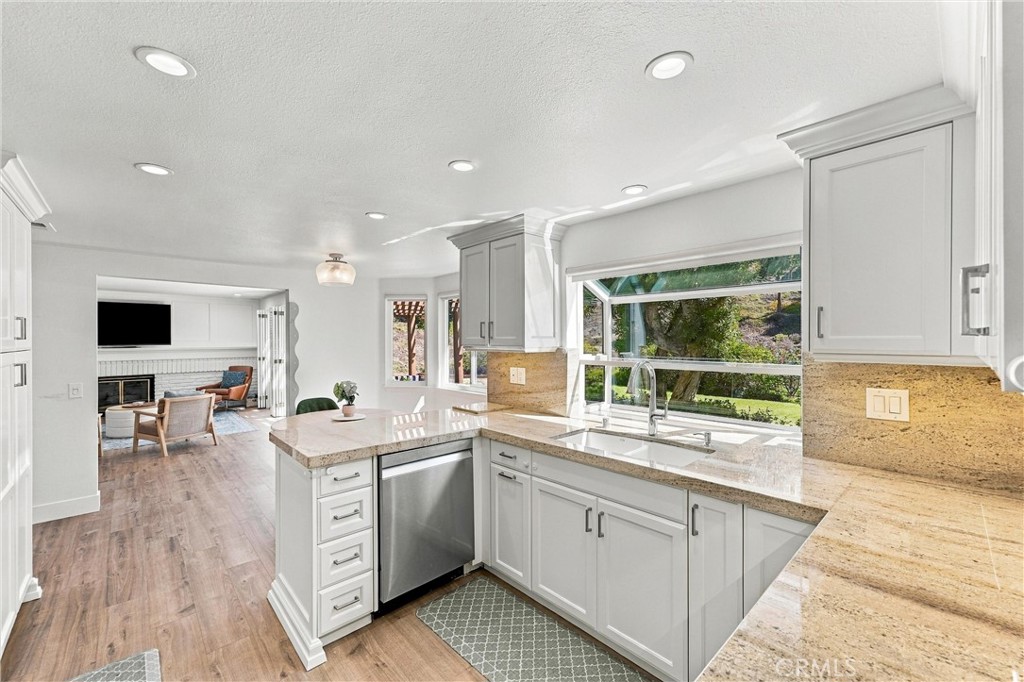 28482 Shrike Property Photo 9