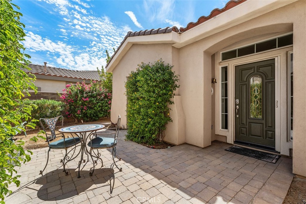 60585 Desert Rose Drive Property Photo 5