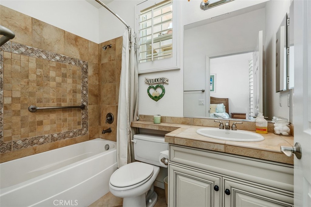 60585 Desert Rose Drive Property Photo 8