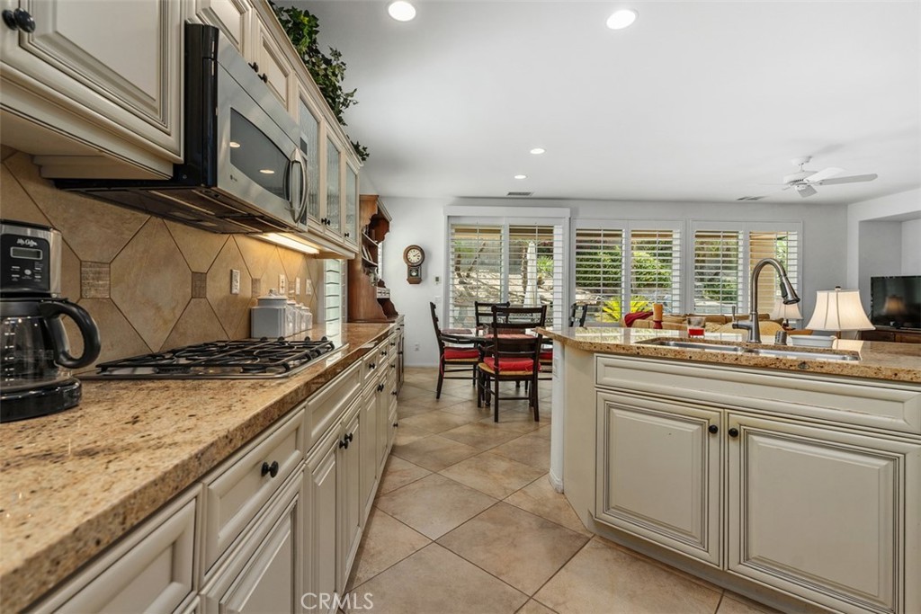 60585 Desert Rose Drive Property Photo 15