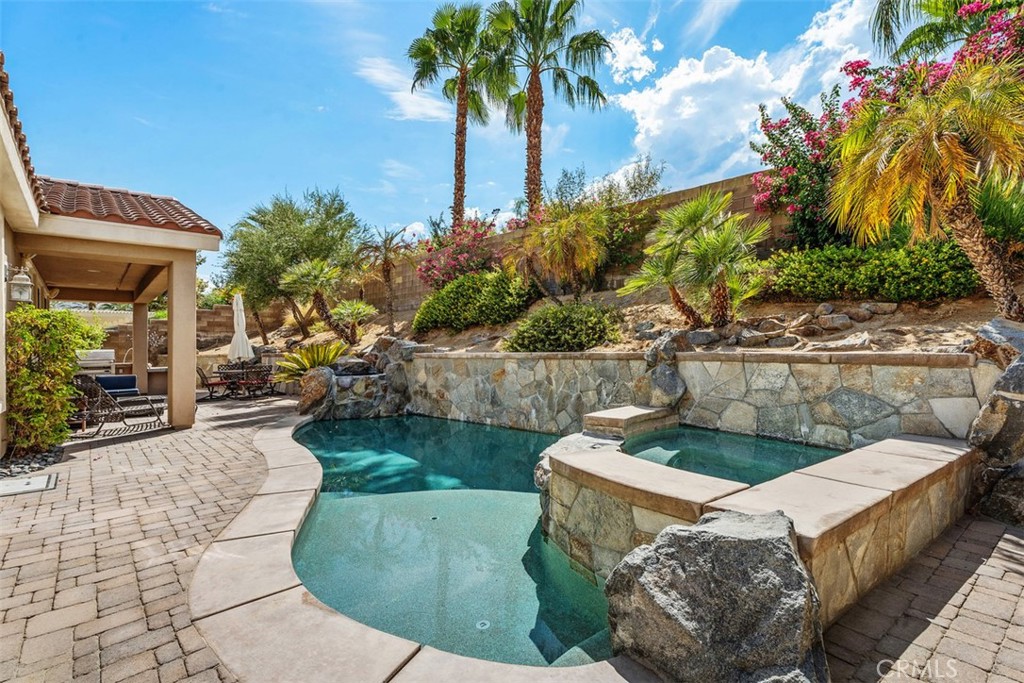 60585 Desert Rose Drive Property Photo 28