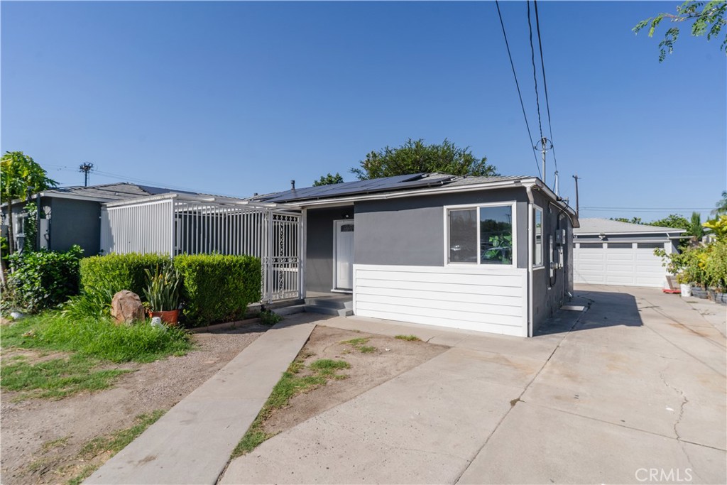 12451 Nutwood Property Photo 1