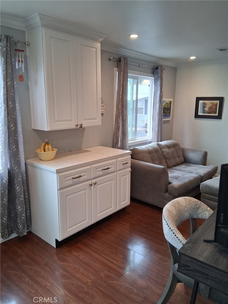 525 Fairfax Property Photo 10