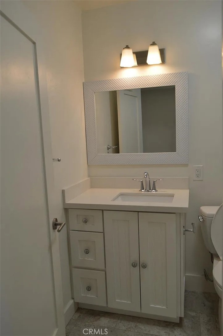 211 N West Street 4 Property Photo 6