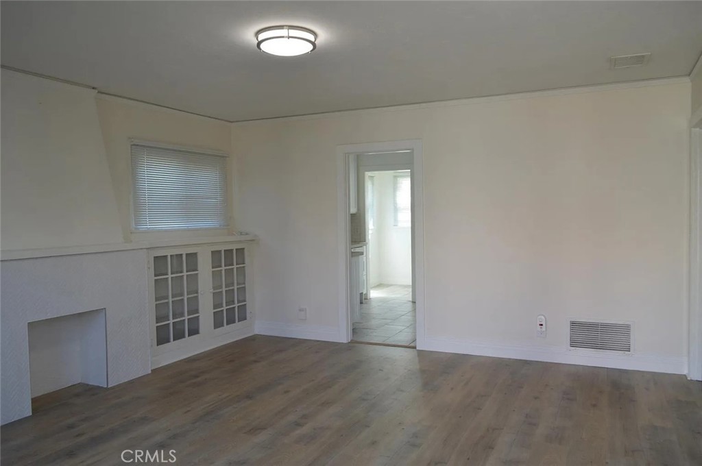 211 N West Street 4 Property Photo 9