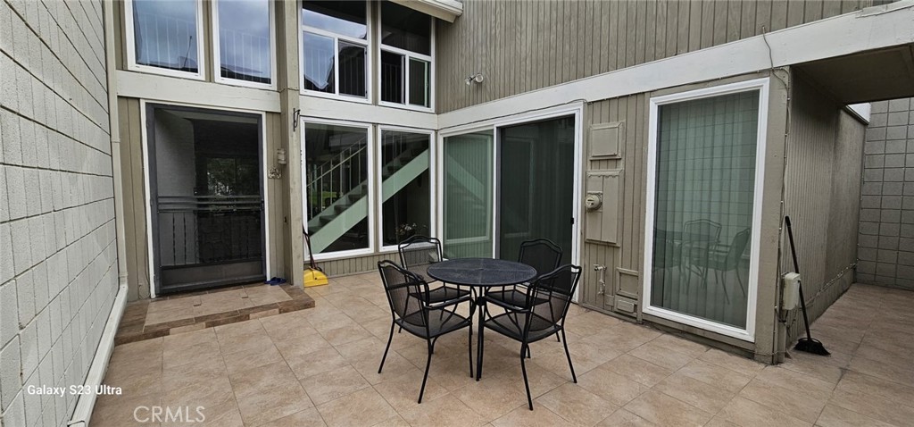 16433 Wimbledon Property Photo 2