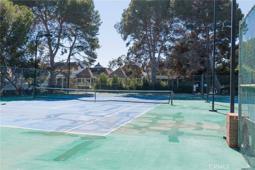 16433 Wimbledon Property Photo 10