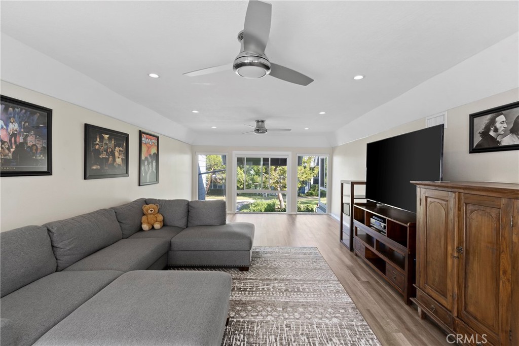 16433 Wimbledon Property Photo 27