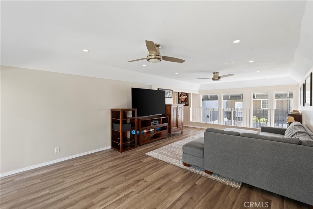 16433 Wimbledon Property Photo 28