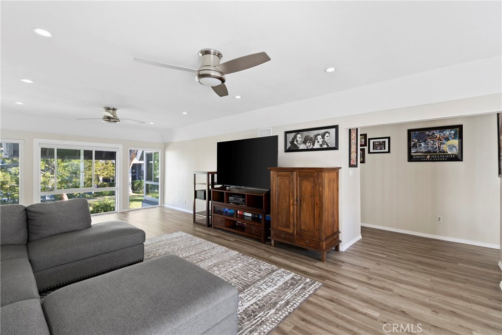 16433 Wimbledon Property Photo 29