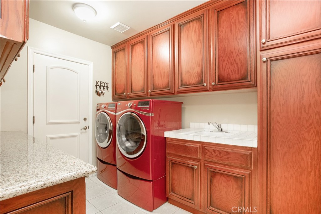 37 Cherry Hills Drive Property Photo 8