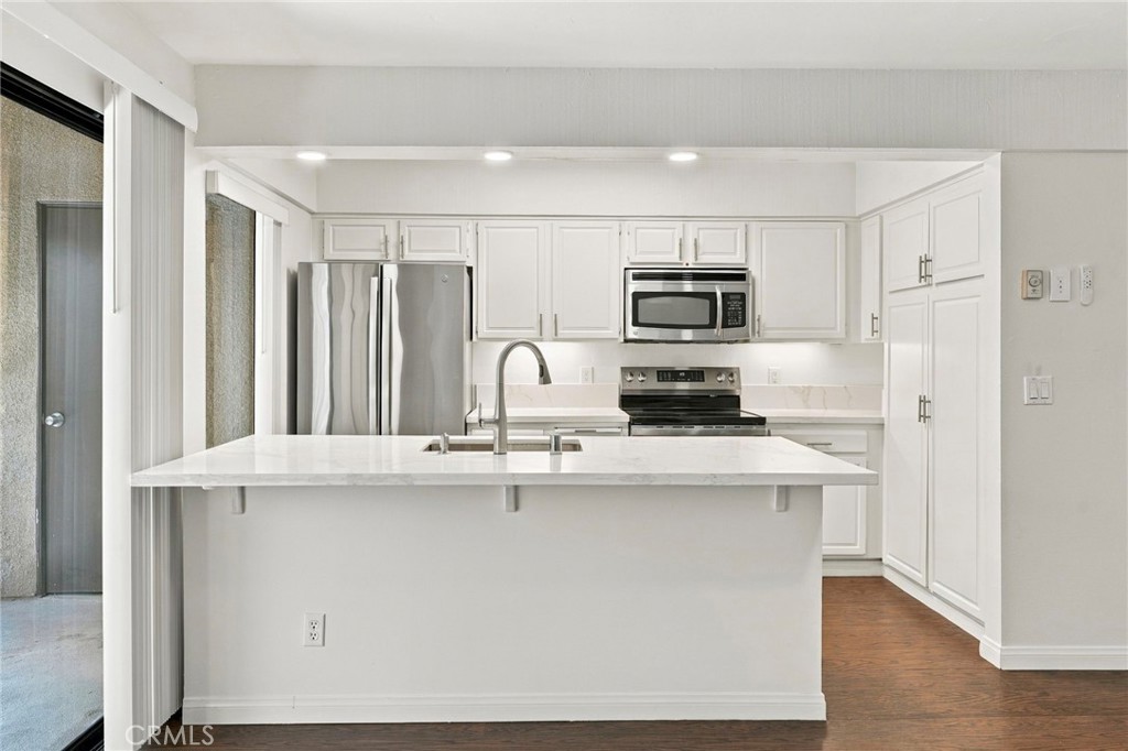4326 5th Avenue Property Photo 8