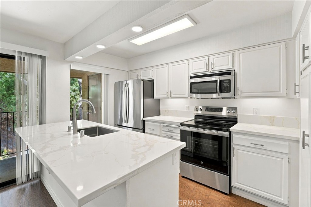 4326 5th Avenue Property Photo 9
