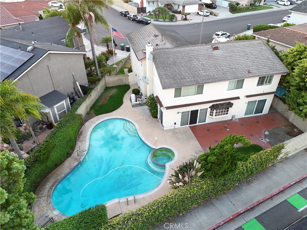 16452 Whittier Lane Property Photo 3
