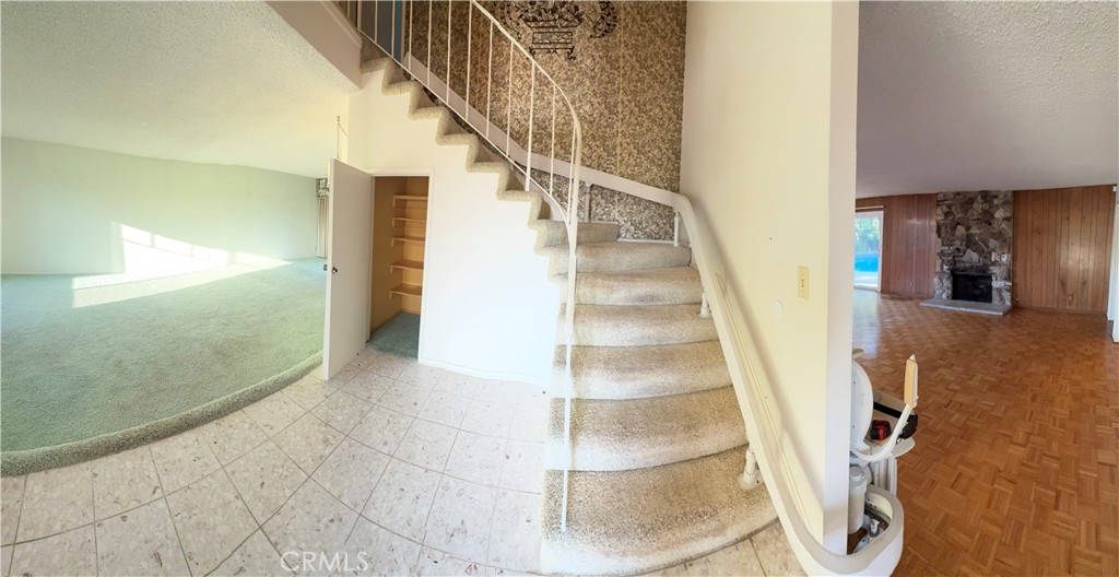 16452 Whittier Lane Property Photo 6