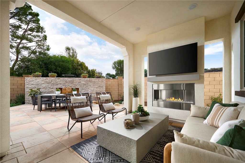 1110 Zen Circle Property Photo 3