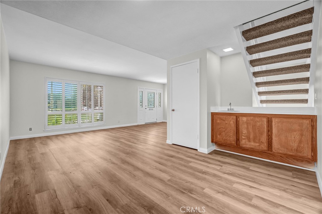 4107 Larwin Avenue Property Photo 7